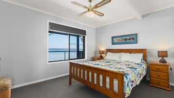 3 bedrooms, iron/ironing board, travel cot, free WiFi