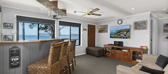 Casa de dos pisos frente al mar - Familia y mascotas