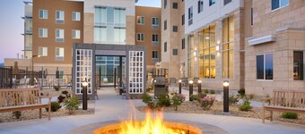 Free Breakfast. Pool & Hot Tub. Gym. Great for Business Travelers!