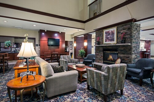 King Suite. Pool. Free Breakfast. Great for Business Travelers!