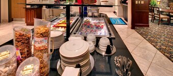 King Suite. Pool. Free Breakfast. Great for Business Travelers!