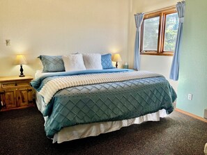 2 bedrooms, iron/ironing board, travel cot, free WiFi