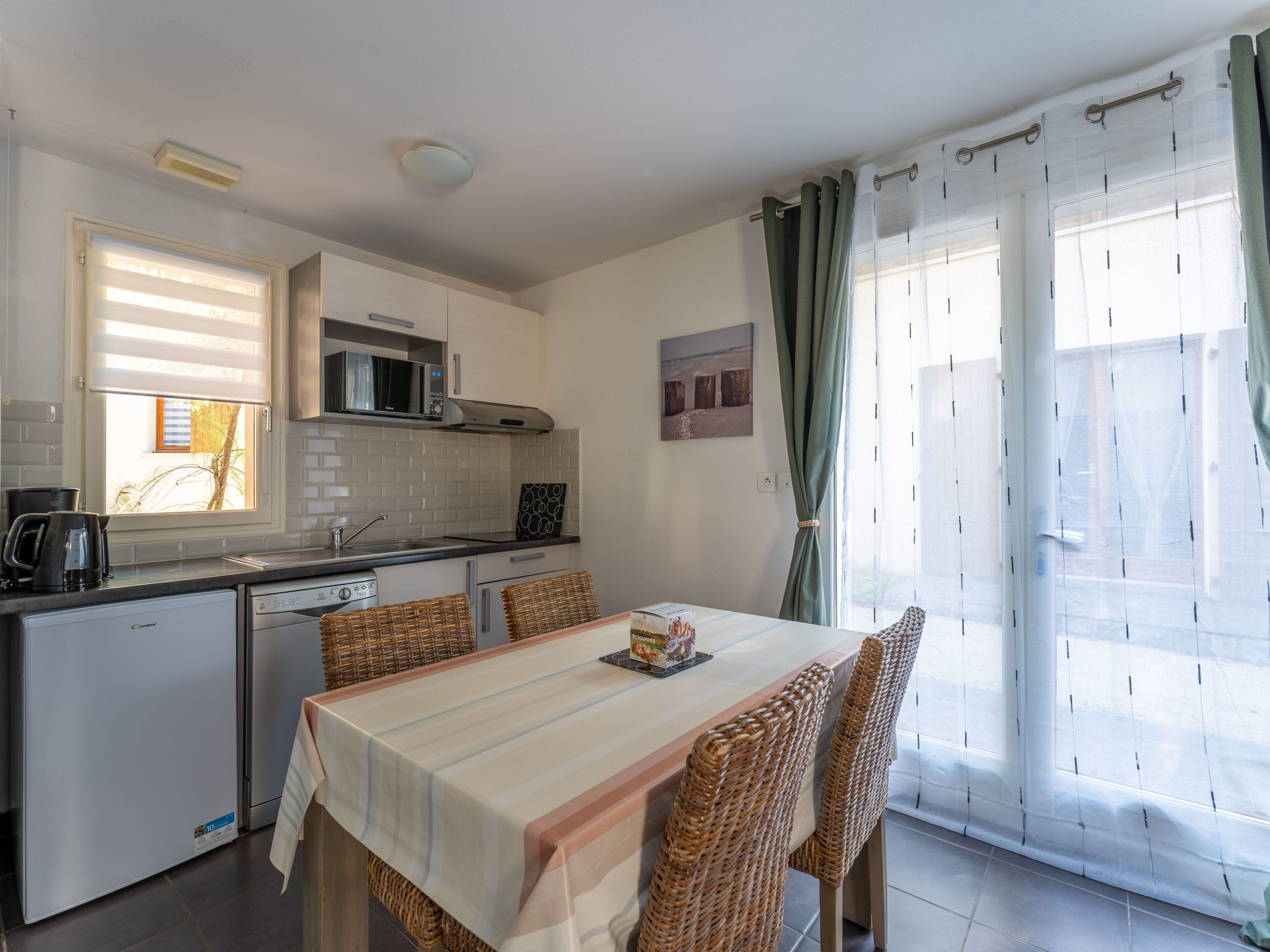 Fridge, microwave, dishwasher, cookware/dishes/utensils