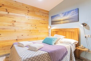 2 Schlafzimmer, Schreibtisch, schallisolierte Zimmer