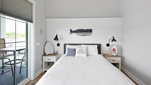 House, Multiple Beds (Anchored Inn) | 2 bedrooms, WiFi (free) - Harbor Lights #228 (Ottawa)