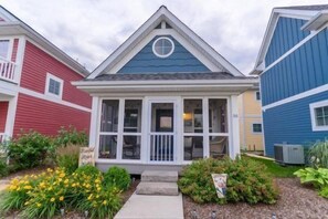 Hus - 1 queensize-seng (Peaceful River Nights) | Udendørsområde