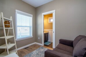 House | 2 bedrooms, cribs/infant beds, free WiFi