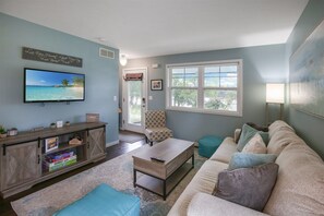 House | Exterior - Serenity Now #24 (Ottawa)