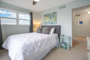 House | 2 bedrooms, free WiFi - Serenity Now #24 (Ottawa)