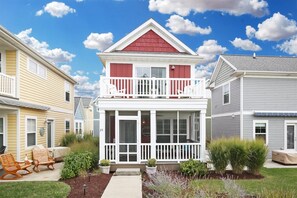 House, 2 Queen Beds (Red Anchor) | Exterior - Red Anchor #23 (Ottawa)