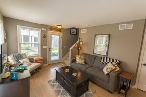 House | Living room - Seasons in the Sun #22 (Ottawa)
