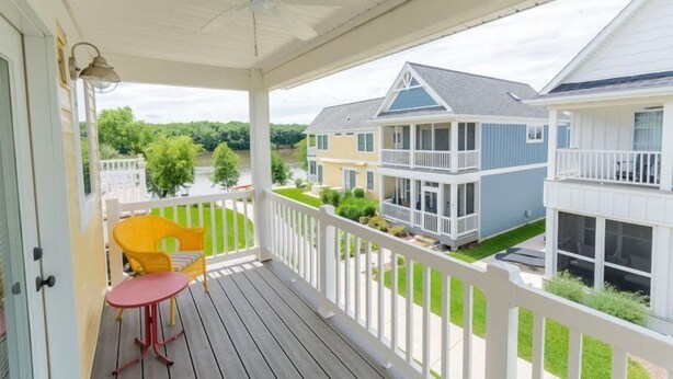 House | Balcony - Seasons in the Sun #22 (Ottawa)