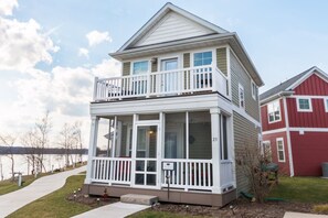 House | Exterior - Rollin` on the River #25 (Ottawa)