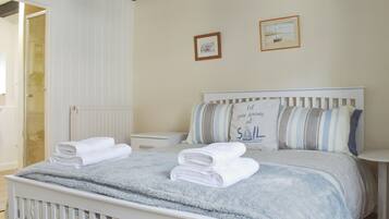 3 bedrooms, free WiFi, bed sheets