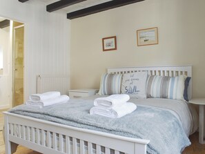 3 bedrooms, free WiFi, bed sheets - 3 bedroom accommodation in Whitby (Whitby)