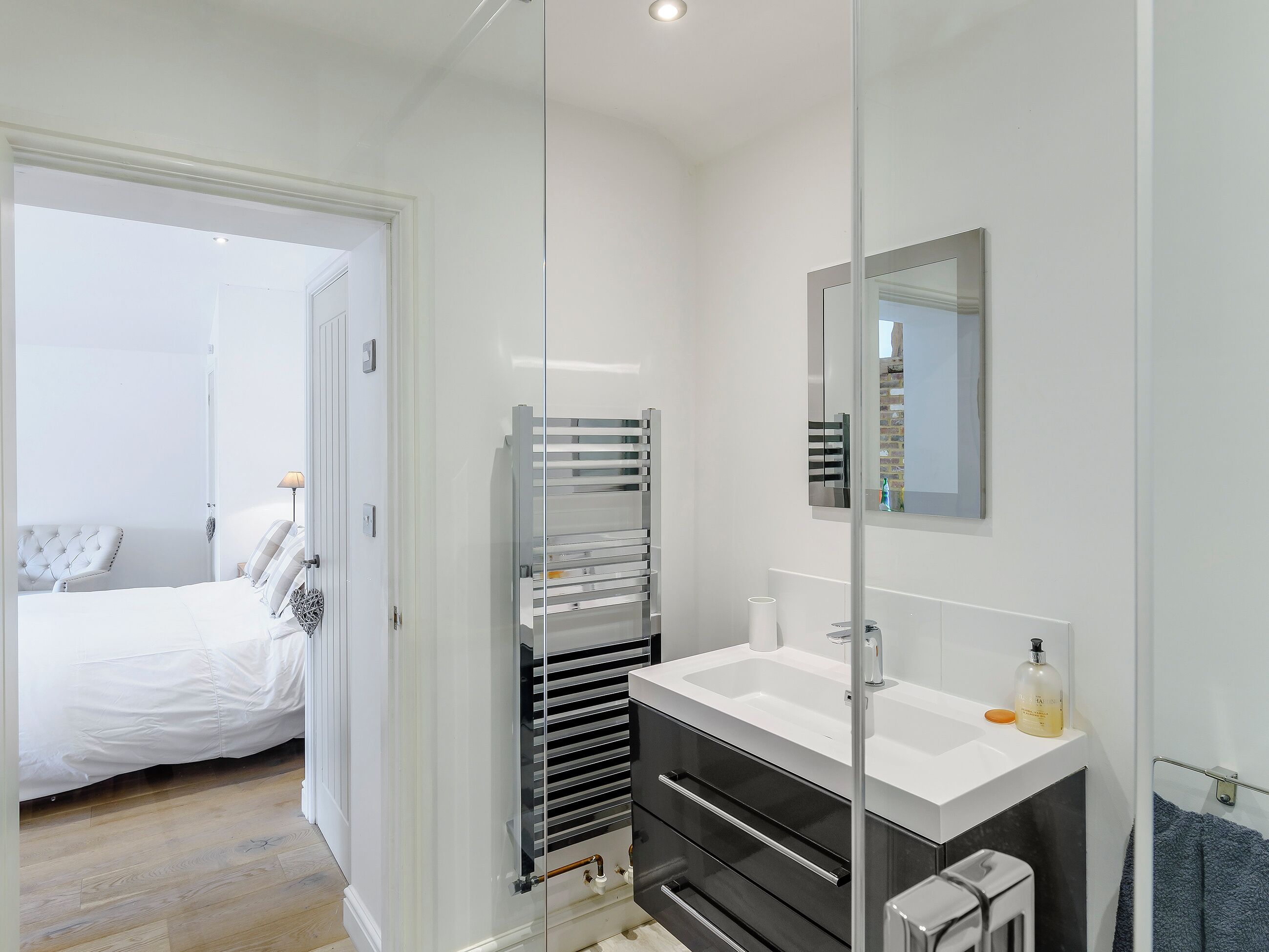 1 bedroom, WiFi (free), bed sheets