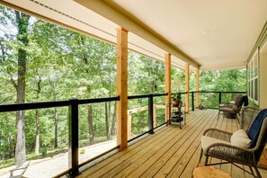 Property grounds - Spacious Home on Beaver Lake w/ Deck & Fire Pit! (Rogers)