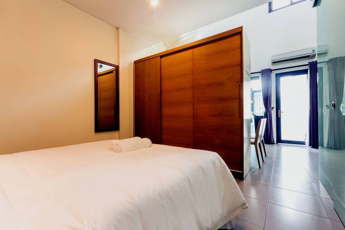 Deluxe Apartment, 1 Queen Bed, Balcony