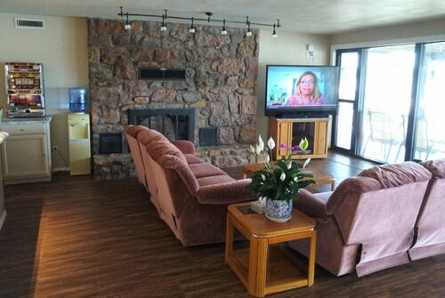 Luxury lake front at the corner of Duck Creek and the main lake.
