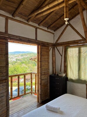 3 bedrooms, free WiFi, bed sheets - Hotel La Montoya (Curiti)