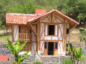 Cabin dành cho gia đình, 3 phòng ngủ, quang cảnh núi | 3 phòng ngủ, truy cập Internet không dây miễn phí, bộ trải giường 