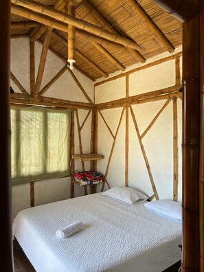 Chalet rustique familial, 3 chambres, vue sur la montagne | 3 chambres, accès au Wi-Fi (inclus), literie fournie