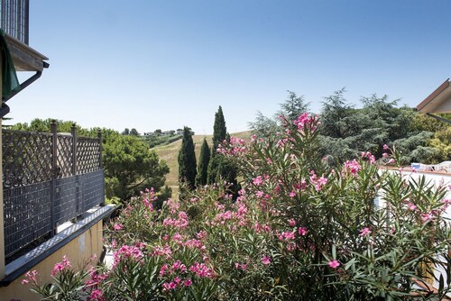 M213 - Marcelli, three-room apartment with large panoramic terrace