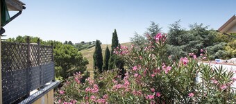 M213 - Marcelli, three-room apartment with large panoramic terrace
