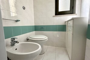 Suihku, bidee, pyyhkeet