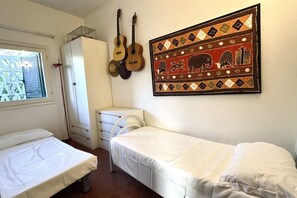 3 bedrooms, bed sheets - N207 - Numana, delightful villa with garden (Numana)