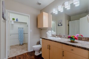 Căn hộ, 1 phòng ngủ, không hút thuốc, bếp | Phòng tắm | Máy sấy tóc, khăn tắm, xà phòng, dầu gội 