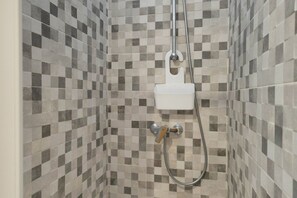 Shower, hair dryer, bidet, towels - WePuglia - Donna Lisa (Polignano a Mare)