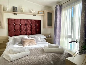 2 chambres, fer et planche à repasser, accès au Wi-Fi (inclus)
