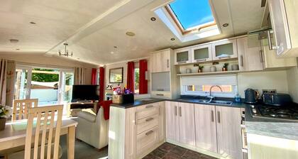 Woody's Retreat. Felmoor Park