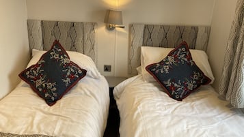 2 quartos, ferros/tábuas de passar roupa, Wi-Fi de cortesia