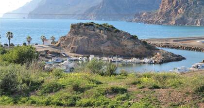 Awesome home in Portman with kitchen