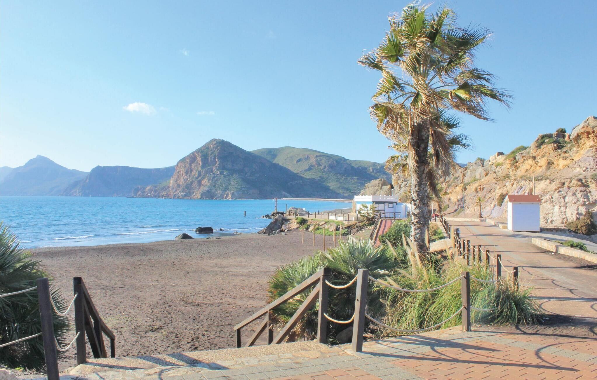 Ranta lähistöllä, kalastusmahdollisuus