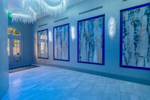 Interior - 💜Beautiful City-Getaway, 2Bed/2Bath with Queen Sleeper+Balcony - The Iris (New Orleans)