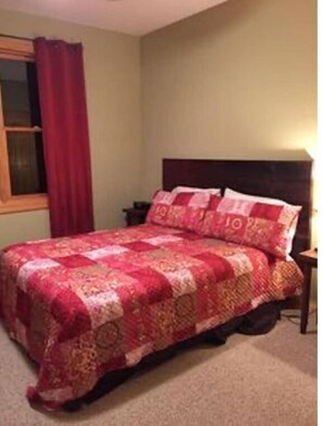 4 bedrooms, desk, iron/ironing board, travel cot