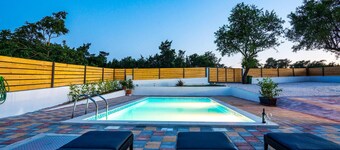 3 bedroom awesome home in Donje Rastane