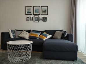 อพาร์ทเมนท์, 1 ห้องนอน | ห้องนั่งเล่น | ทีวีจอแบน