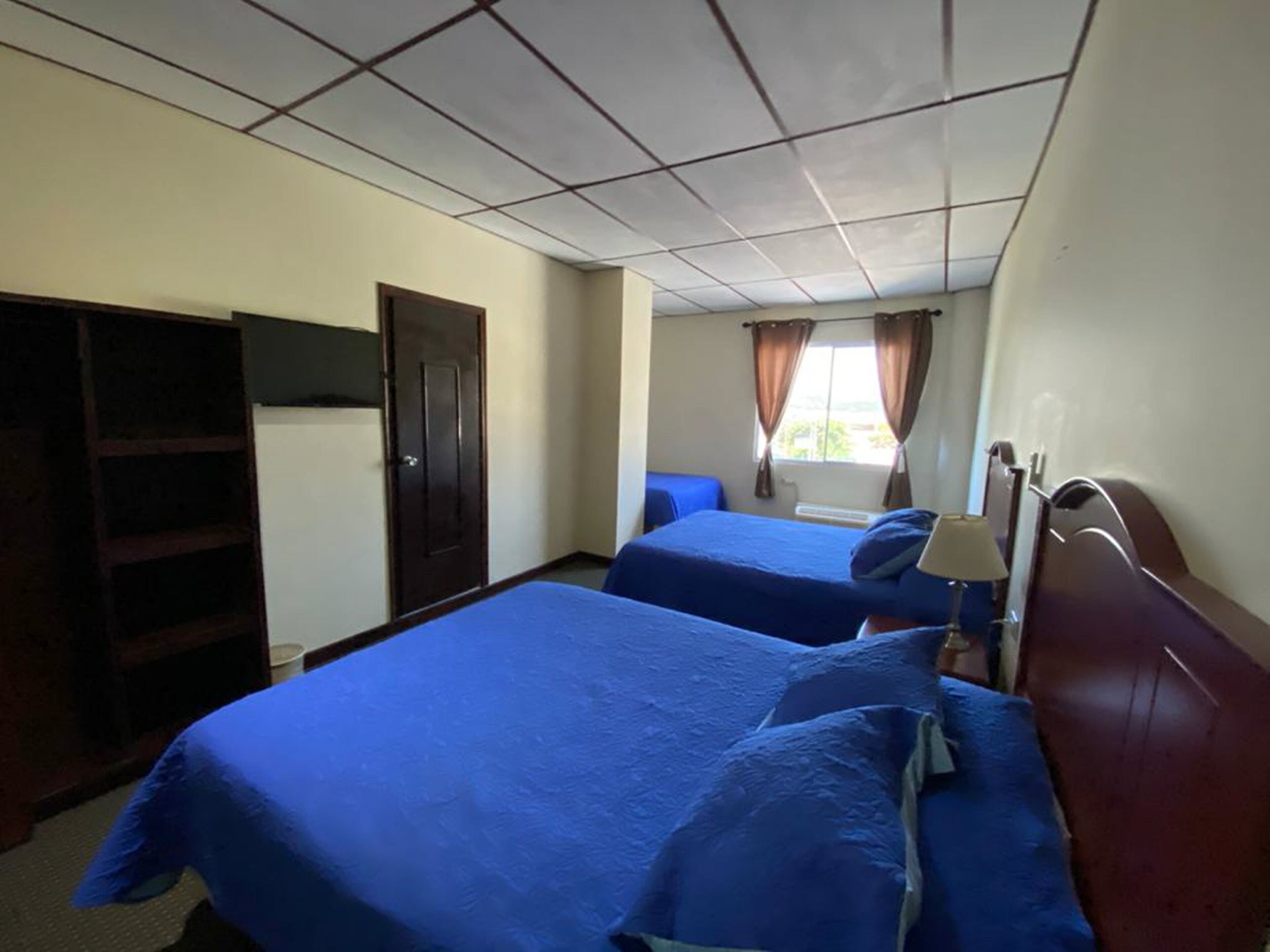 Triple Room | Free WiFi, bed sheets