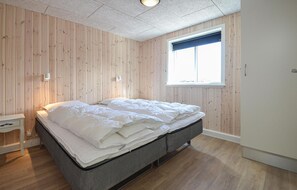 5 dormitoris, un bressol de viatge i wifi gratuïta 