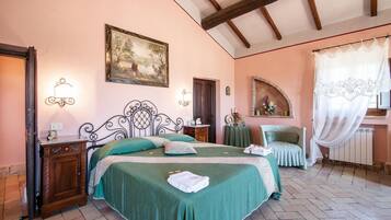 5 camere, culla da viaggio, Wi-Fi gratuito