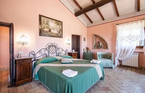 5 camere, culla da viaggio, Wi-Fi gratuito