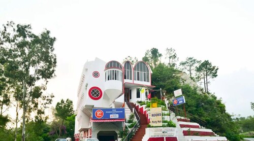 Hotel Amarjees and Restaurant