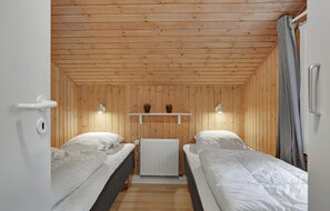 4 bedrooms, travel cot, free WiFi