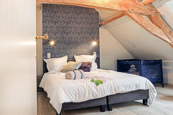 4 bedrooms, travel crib, free WiFi