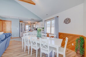 Dining - 5714- Whalebone Villa, | Semi-Oceanfront | South Nags Head | Sleeps 12 (Nags Head)