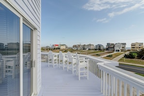 Terrace/patio - 5714- Whalebone Villa, | Semi-Oceanfront | South Nags Head | Sleeps 12 (Nags Head)